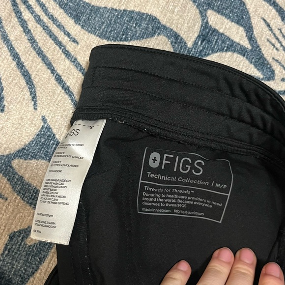 High Waisted Zamora Jogger Scrub Pants in Black size medium petite - Picture 5 of 6